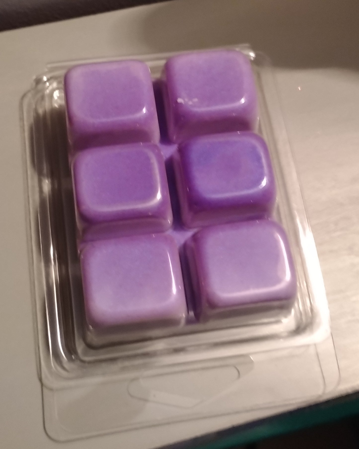 Cube de cire au lilas
