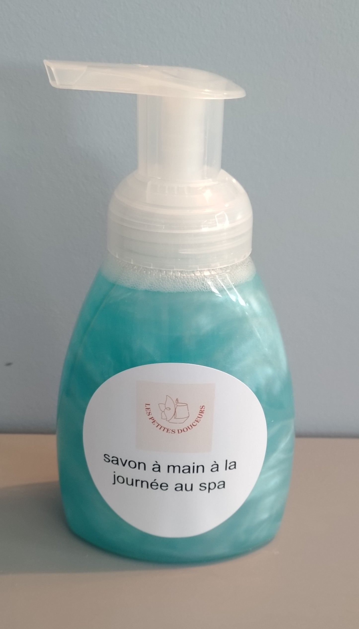 Savon à main en mousse à la journée au spa