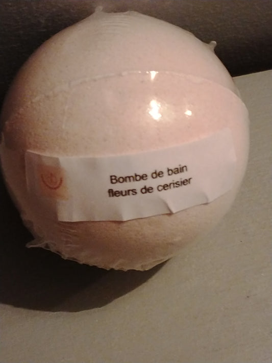 Bombe de bain au parfum de fleurs de cerisier